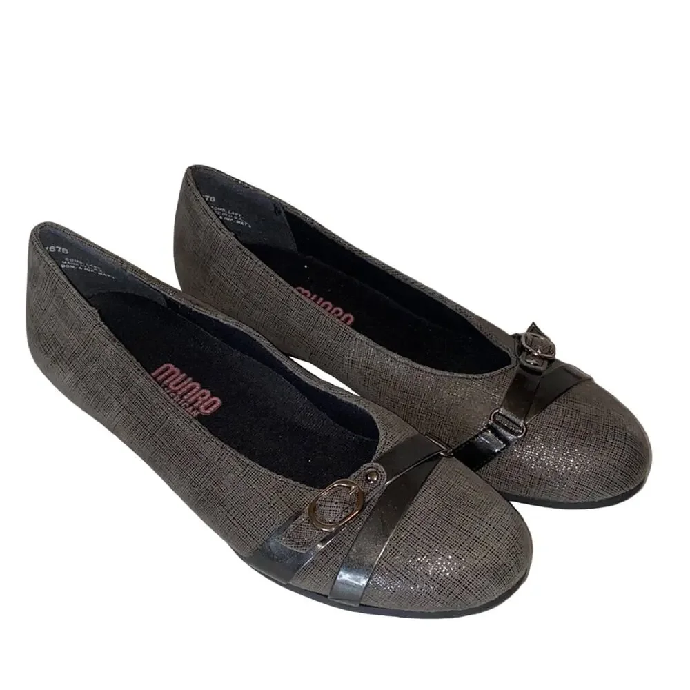Munro Silver Buckle Flats 7.5 Like New
